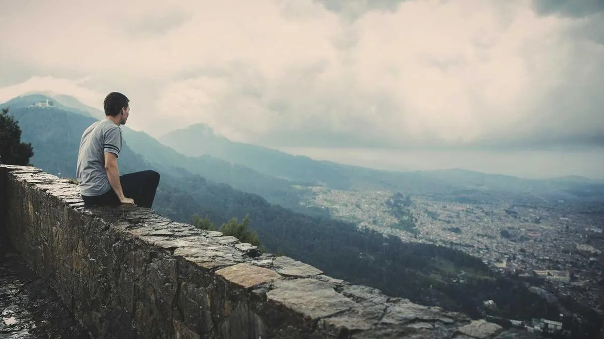Psychological Needs Behind Endless Phone Scrolling: The Truth About Internet Addiction