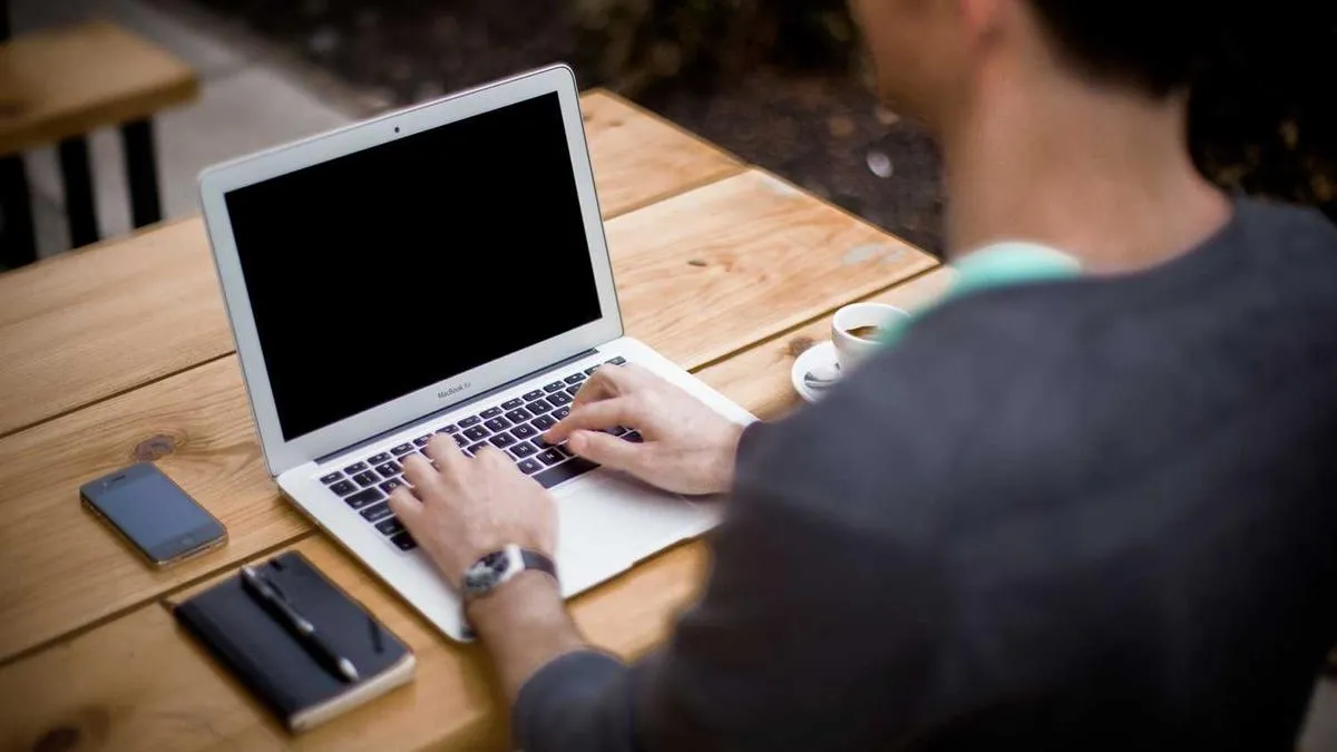 Teen Bullying and Internet Addiction: The Importance of Family Support